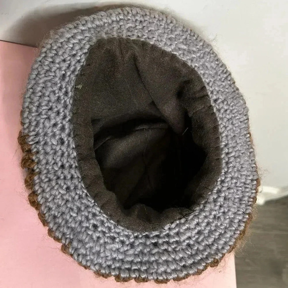 Women’s Knit Cap - Picture 6 of 7